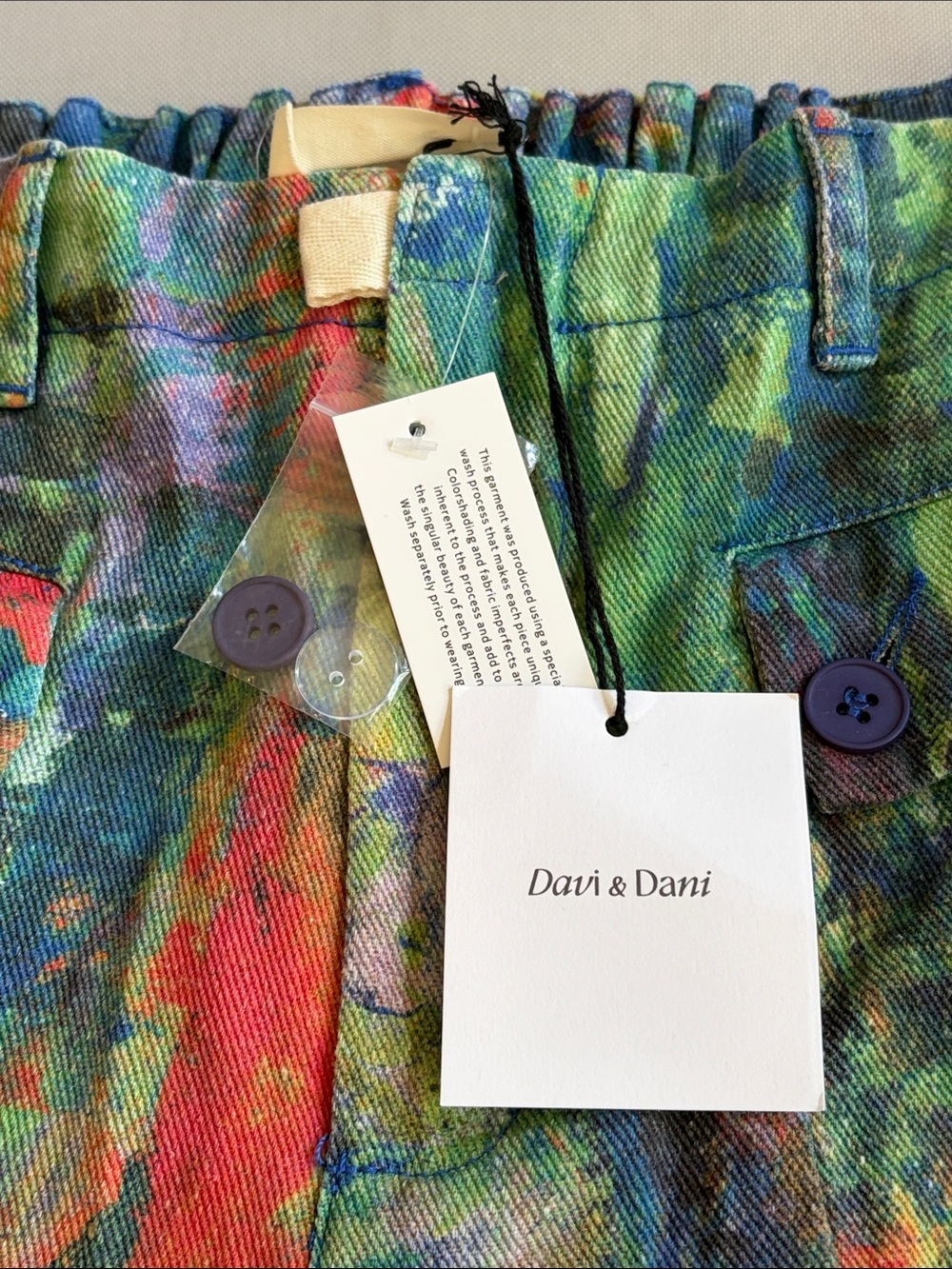 NWT DAVI & DANI Abstract Printed Denim Wide Adjustable Balloon Bottom Pants - Picture 3 of 13